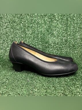 NEW SAS Women's Size 7.5 W (Wide) Milano Black Leather Kitten Heels Arch Support